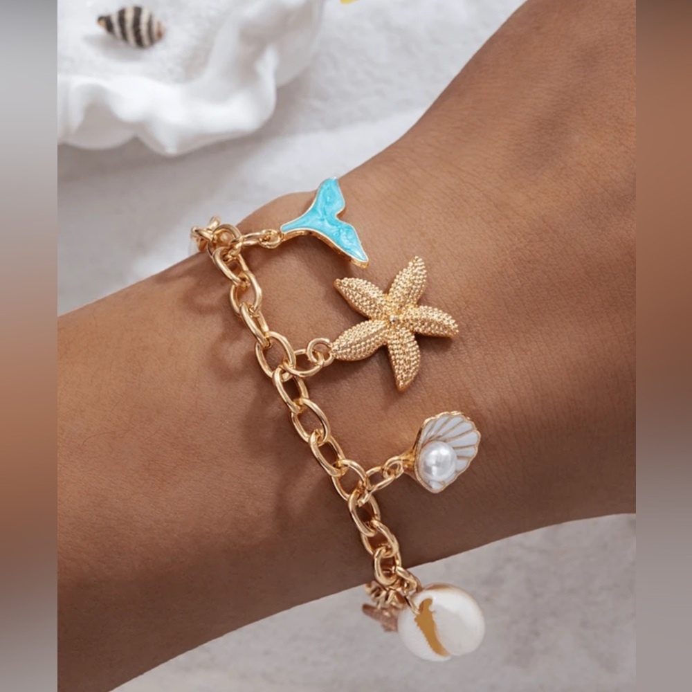 NWT Ocean Charm Bracelet 18K Gold Plated Alloy Starfish, Shell, Mermaid